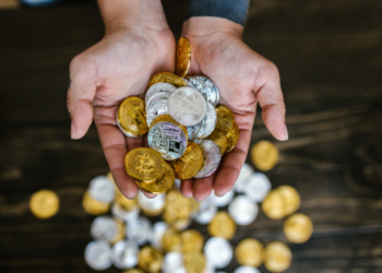 【初心者向け】仮想通貨ハードウォレットとは？おすすめは？仕組みや安全性を解説！