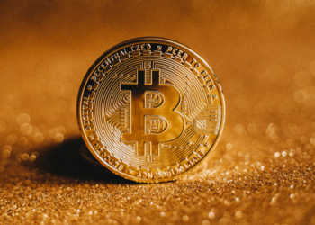 ビットコイン暴落はいつ？今買うべきか？10年前に買ってたらを考えてほしい。