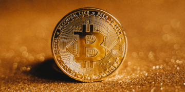 ビットコイン暴落はいつ?今買うべきか?10年前に買ってたらを考えてほしい。